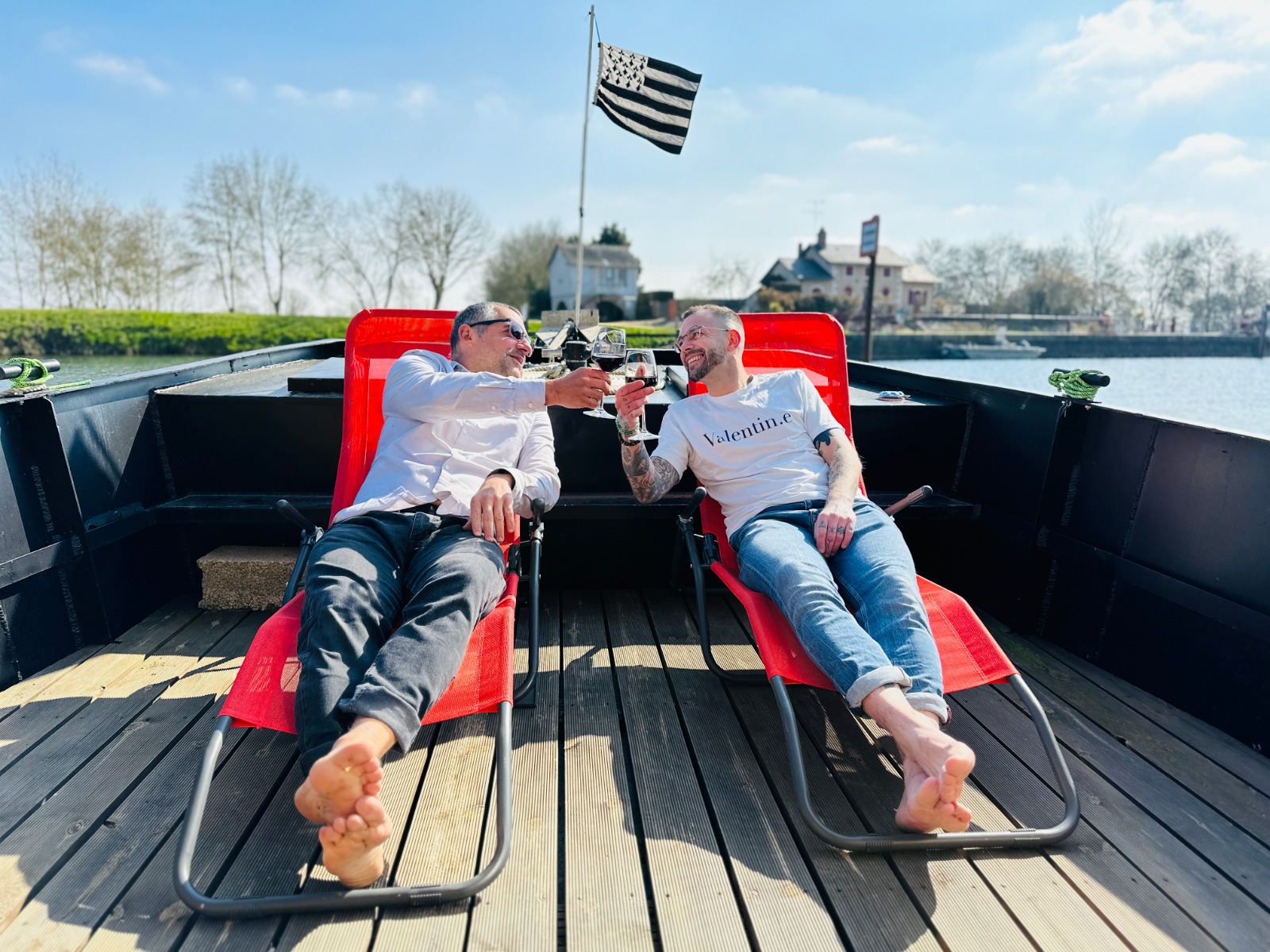 échange de verres sur le bateau